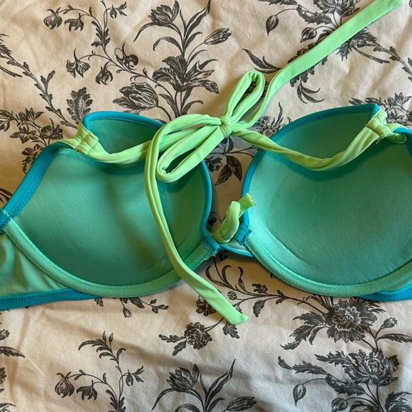 Victoria's Secret Bombshell Push-up Bikini Top - 34B - Picture 2 of 3